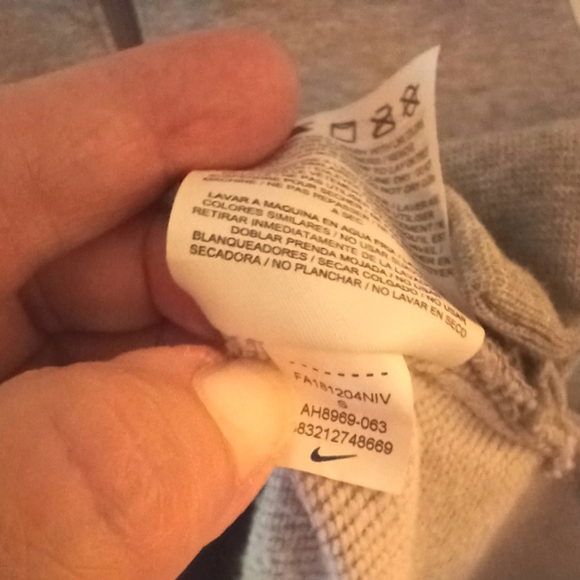 Women's S Nike pullover, color blocked NWOT - Picture 10 of 12
